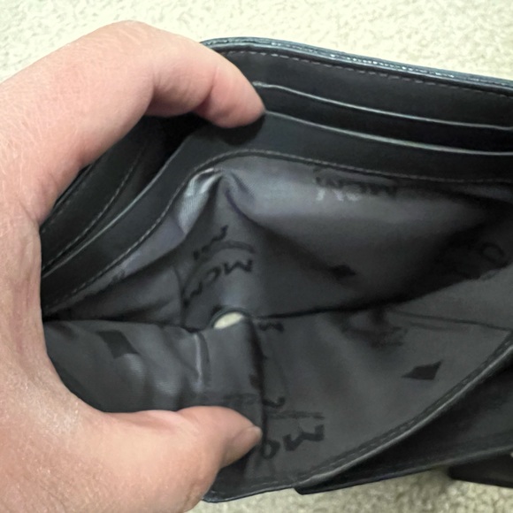 Authentic M C M trifold wallet - Picture 10 of 13